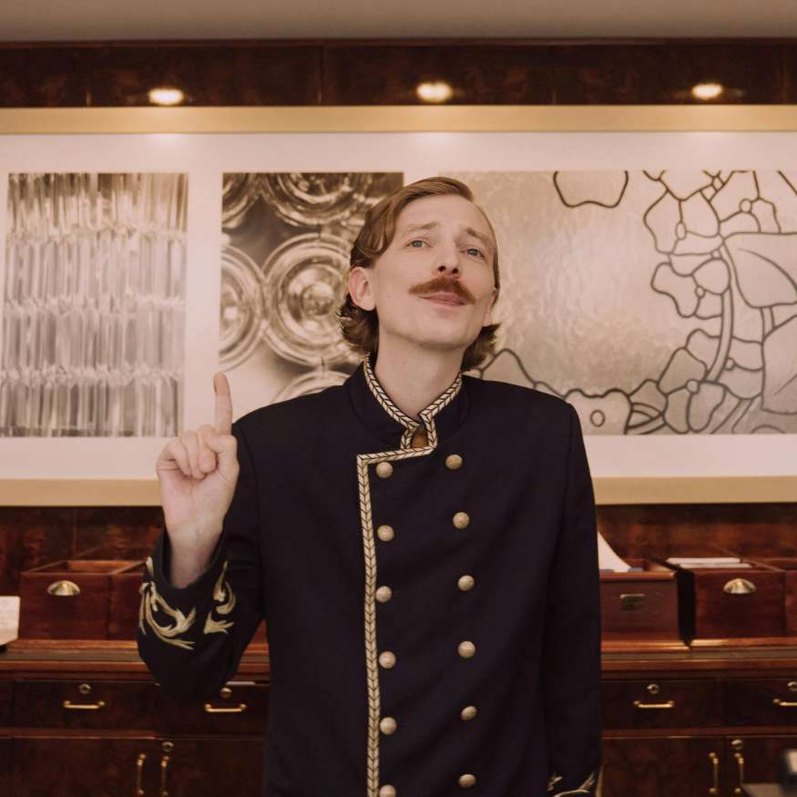 receptionist.jpg